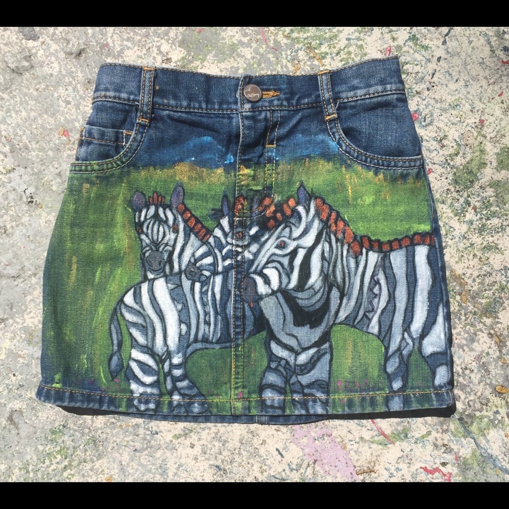 SOLD SOLD. :::::: Hand painted Old Navy skirt